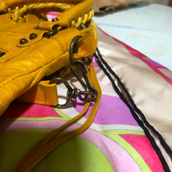 VINTAGE AUTHENTIC BALENCIAGA CHÈVRE FIRST MINI MOTORCYCLE YELLOW CITY TOTE BAG - Picture 8 of 13